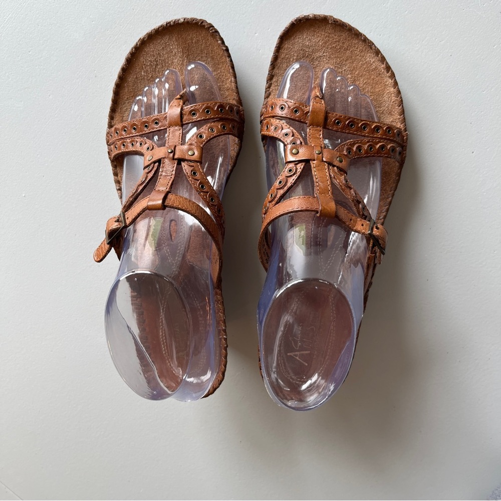 Clark’s 8.5 Artisan Collection Sago Brown Tan Leather Studded Strappy Sandal - Picture 2 of 15